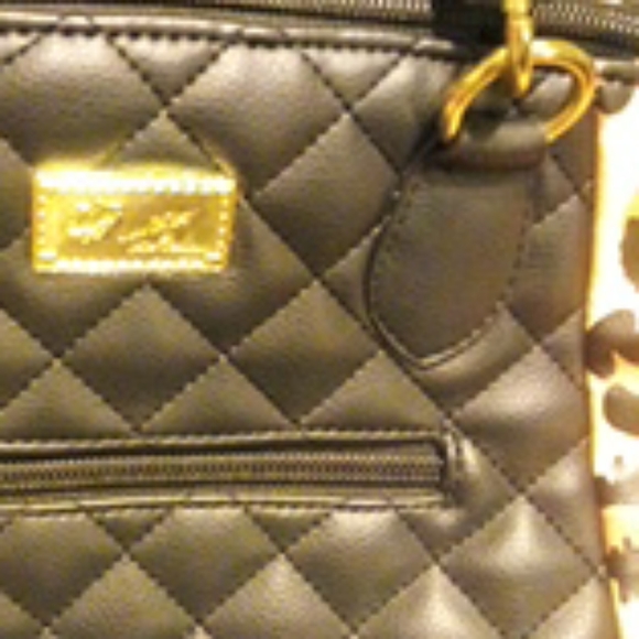 Besty Johnson - Picture 2 of 2